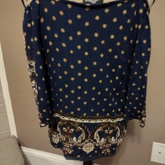 Angie open shoulder Navy Floral Shirt Size Large lace detail bodice - Picture 4 of 4